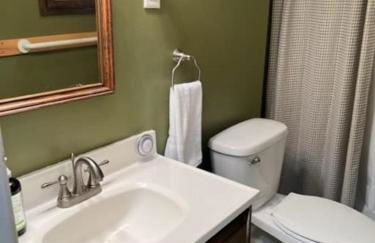 Theos Cottage Niagara - Photo 23