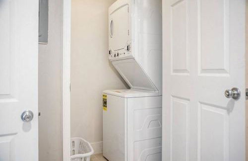 Old Dauphin Way Historic Home - Unit 1 - Photo 11