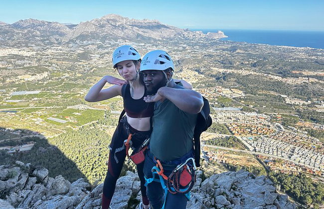 Experiencia de Escalada de Medio Día en Vía Ferrata del Ponoig - Foto 2