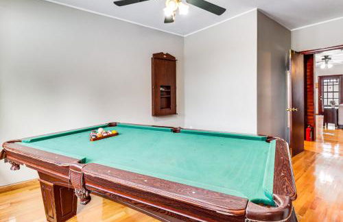 4 Mi to Camelback! Group-Friendly Poconos Cabin - Foto 8