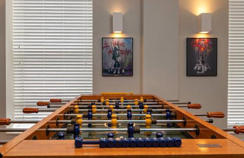 MK CITY CENTRE, THE DIAMOND SUITE, FREE Parking Space, PREMIUM SPACIOUS Apartment with FOOSBALL TABLE - Foto 38