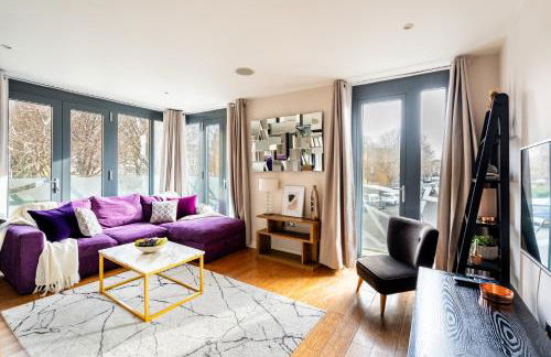 King beds apartment with en-suite, private balcony and elevator by iconic Portobello Market - Foto 37