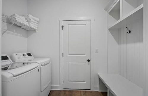 Modern & upscale home near Derby - Foto 27