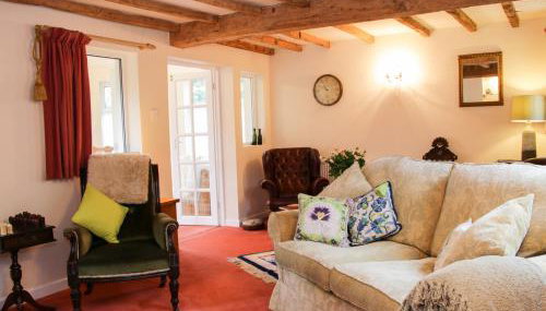 Cream Door Cottage - Photo 5