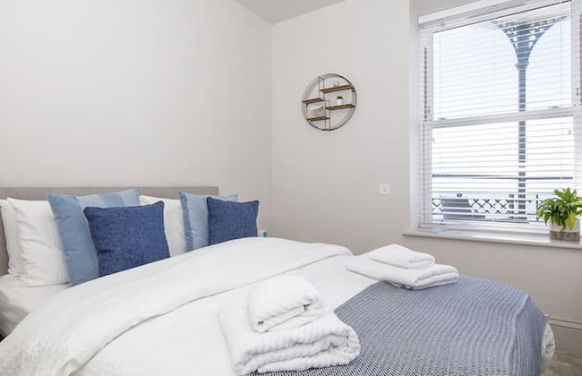 Panoramic sea Views in Beachfront apt w Balcony - Foto 7