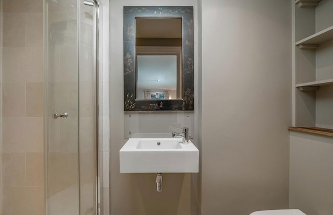 JOIVY Modern 2 bed flat in Central London, sleeps 6 - Foto 17