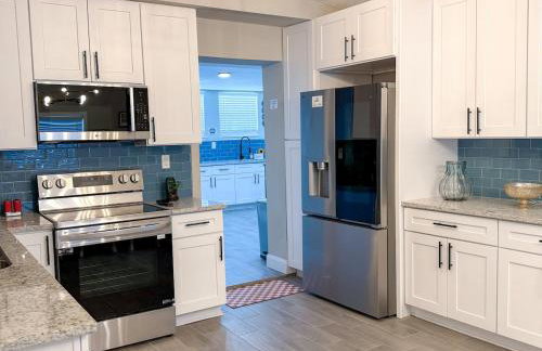 Jax 5BR Family Paradise -Hot Tub-Game Room-Patio- - Photo 17