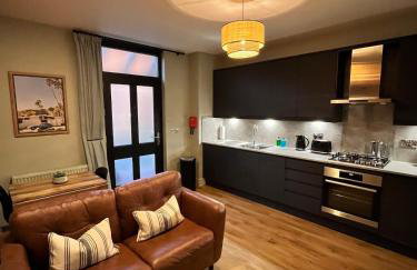 Beach Retreat, Stylish 1-Bed in Canford Cliffs - Photo 6