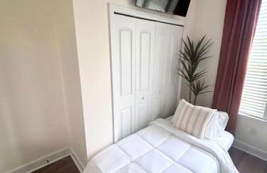 The Citrus Suite Near UF Shands Downtown - Photo 46