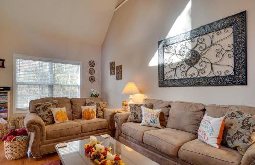 Enchanted Forest Cottage with Hot Tub! - Foto 4