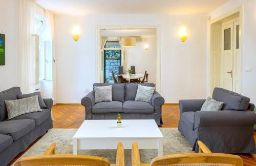 Stone Villa Majestic w Pool - Split Center - Photo 53