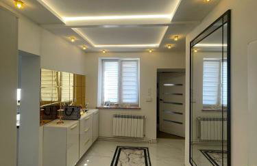 Luksusowa Ekskluzywna willa z sauną,siłownią dużym ekskluzywnym salonem na wyłączność eksluzywny duży dom 2 poziomy-dom nowoczesny styl elegancki 3 łazienki , sypialnia,salon, 2 duże garaże POMYSŁ NA JESIENNO ZIMOWY WYJAZD wolne terminy !! - Foto 34