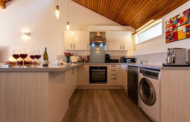 Amazing Lake View Spacious Townhouse with Parking - Photo 12