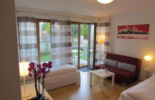 AMENITY-Garden-Apartments - Photo 4