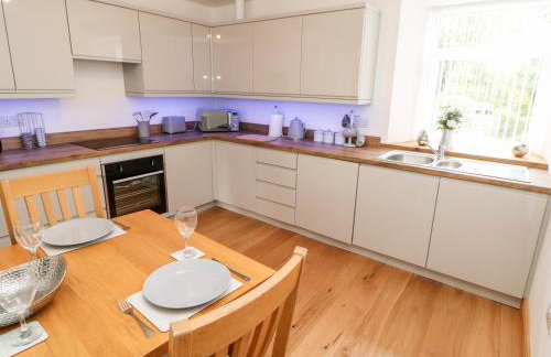 Flat Above 27 - Photo 11