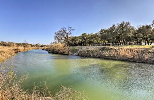 Blanco Riverfront Historic Home, 3 Mi to Downtown! - Foto 27