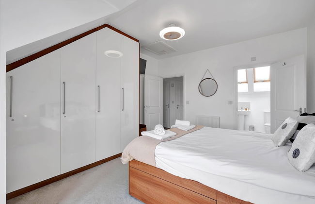 3 Bedroom and 2 Bath House with Balcony - Foto 11