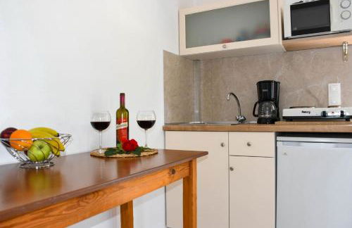 Nik Litinas Apartments with pool - Photo 34