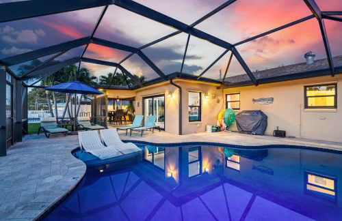 VacationSunwind Delray home! Water Front Pool Dock near Beach - Foto 45
