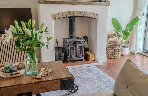 Olive Quay Cottage - Rustic elegance, big country garden Norfolk coast - Foto 7