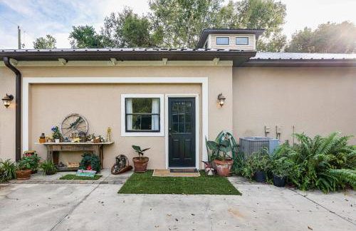 Canal-Front Retreat with Hot Tub and Dock in Tavares - Photo 3