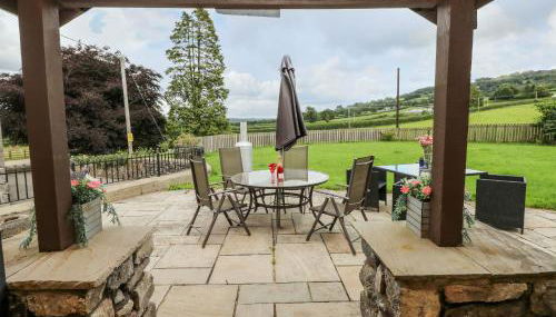 Pant Teg Farm - Photo 2