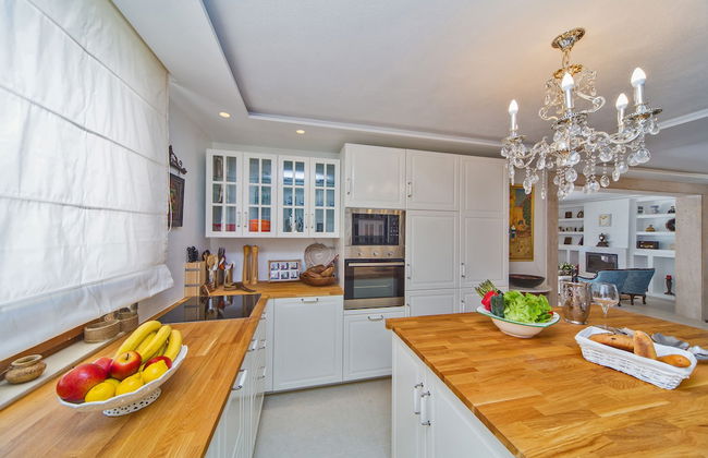 Luxury Villa Dolce Vita with Pool - Photo 10