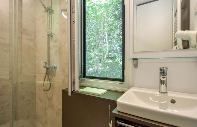 Cottage in Dordogne With Lake View and Pool - Foto 10