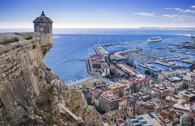 Traslado privado desde Alcalali al aeropuerto de Alicante – Elche (ALC) - Foto 2