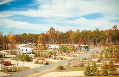 Beautiful 2BD condo in an equestrian themed resort with tons of activities for the family - Foto 11