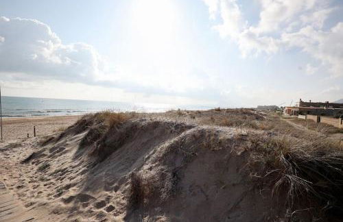 Cómodo chalet en la playa con gran patio exterior cerca del MET Y Campo de Golf - Photo 26