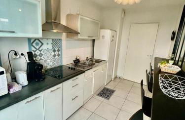 3 chambres, métro tram à 50 m, parking privé ! - Foto 17