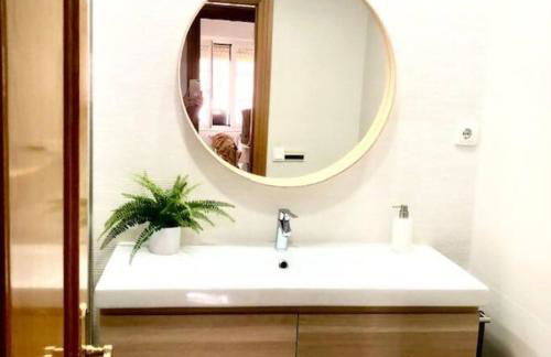 NUEVO! Con piscina a 2 minutos estación tren AVE. - Foto 35