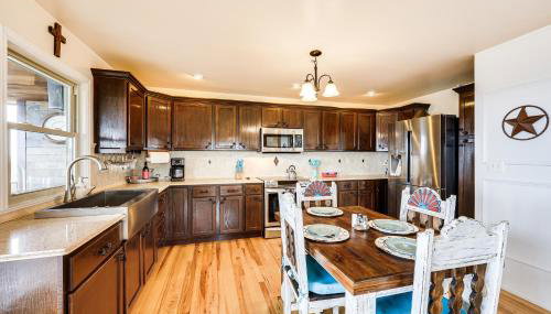 Scenic Leakey Vacation Rental with Private Patio! - Foto 3