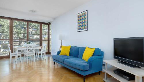 Kazimierza Wielkiego 2-Bedroom Apartment with Parking by Noclegi Renters - Foto 1