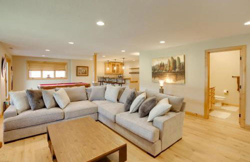 Hot Tub and Golf Course Views Luxe Sturgis Home! - Foto 30