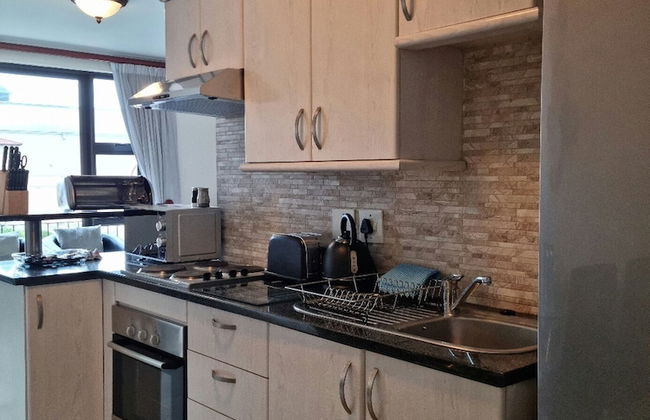 The Island Club by Smart City Stays - Photo 18