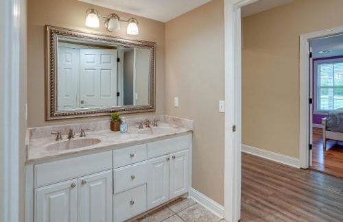 Quiet Marion Getaway with Fireplace! - Foto 20