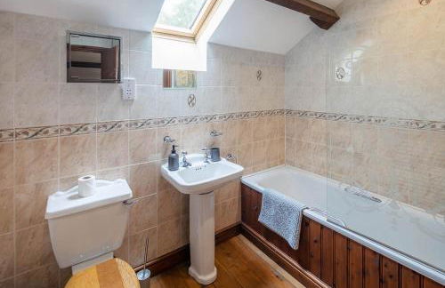 Dew Cottage with Hot Tub - Photo 10