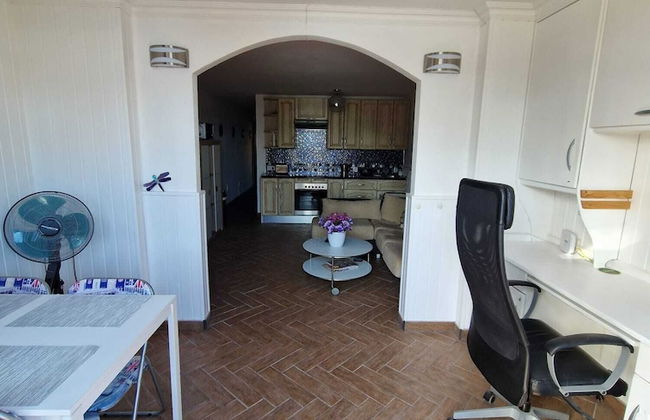 2 bed Apartment That Steps out on to the Pool - Foto 18