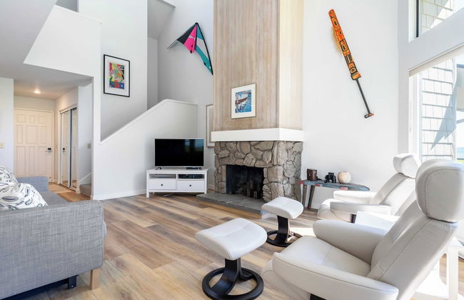 Beachcomber's Bliss by Avantstay Steps to the Beach Ocean Views - Photo 7