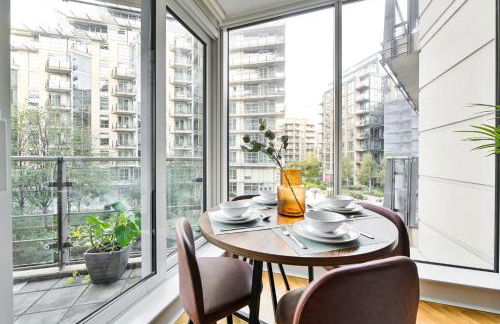Bright Riverside 2 Bed Haven with Balcony - Modern Comfort in Battersea - Foto 29