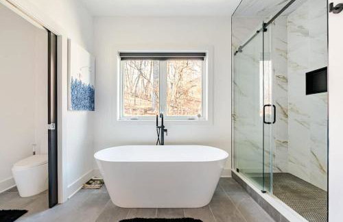 Modern Lakeview Home with Private Dock Sleeps 5 - Foto 32