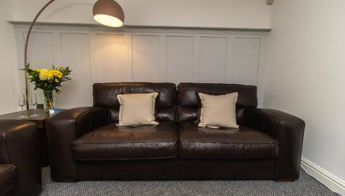 Free Driveway Parking, 3 Double Bedroom House, Quiet Private Estate, Fast WIFI, Ideal for Long Term Contractor, etc Stays, 3 miles 7 mins drive to Nissan, 15 mins to Sunderland Newcastle, Regular Housekeeping Options - See Our Site for Assurance - Foto 4