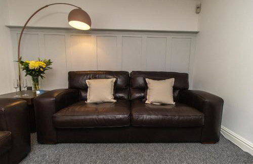 Free Driveway Parking, 3 Double Bedroom House, Quiet Private Estate, Fast WIFI, Ideal for Long Term Contractor, etc Stays, 3 miles 7 mins drive to Nissan, 15 mins to Sunderland Newcastle, Regular Housekeeping Options - See Our Site for Assurance - Foto 4