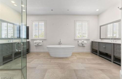 Naples Beach Port Royal Luxury Coastal Mansion Villa with Guesthouse & Pool & Hot Tub - Foto 79