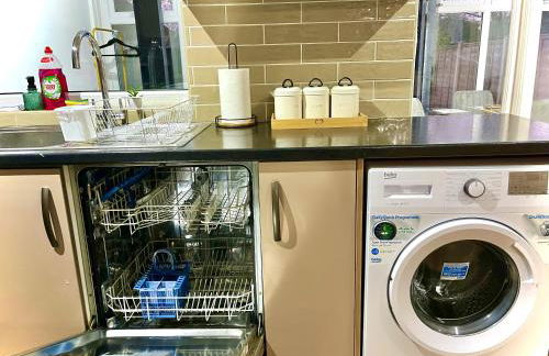 Stunning 3 Bedroom House Near Birmingham Airport and NEC - Foto 6