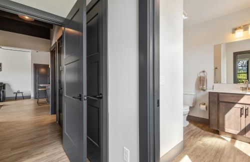 NEW 1BR Luxury Condo Private Balcony 303 - Foto 12