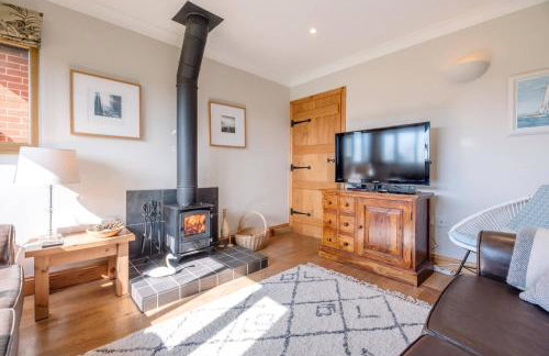 The Meadows Dairy, Bawdsey - Photo 5