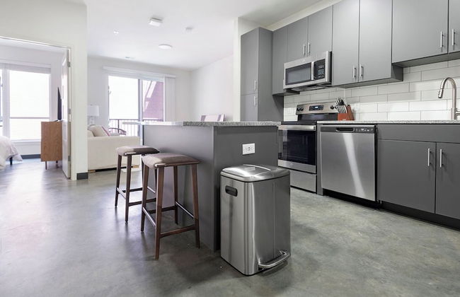 275 On The Park - Senate Apartments By Barsala - Photo 5